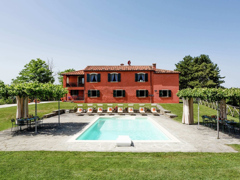 Villa With Private Swimming Pool photo 2