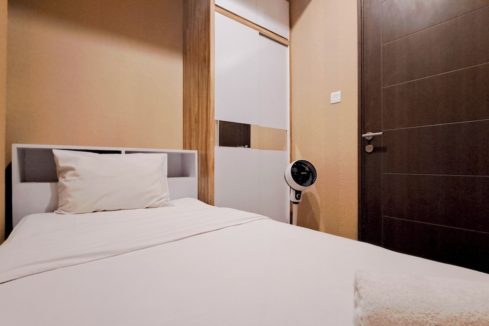 Wooden Accent 2Br At Mekarwangi Square Cibaduyut Apartment