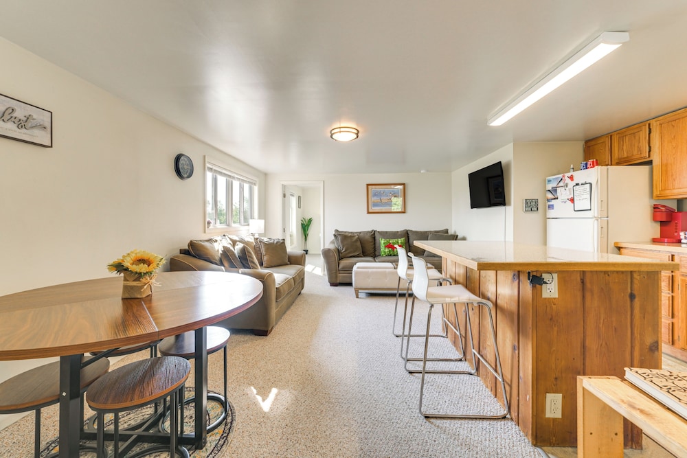 Cozy Apt < 1 Mi Near Lake Huron & Mackinac Island!