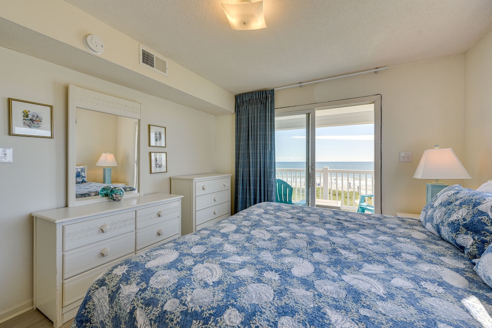 Ocean-view Condo: Walk to Windy Hill Beach! view 3