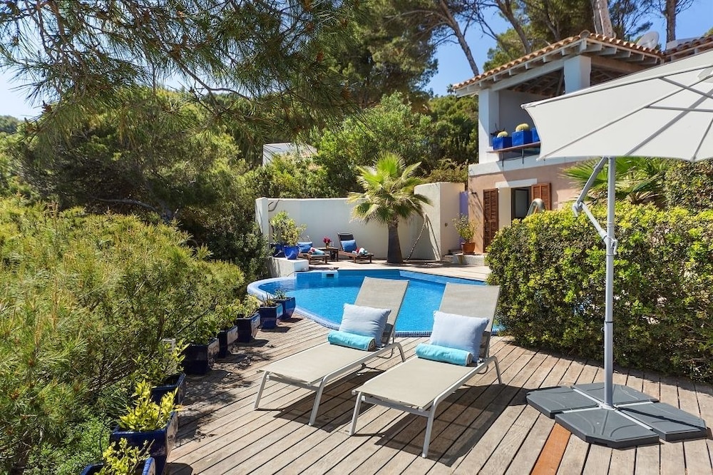 Mallorca front line property sea access