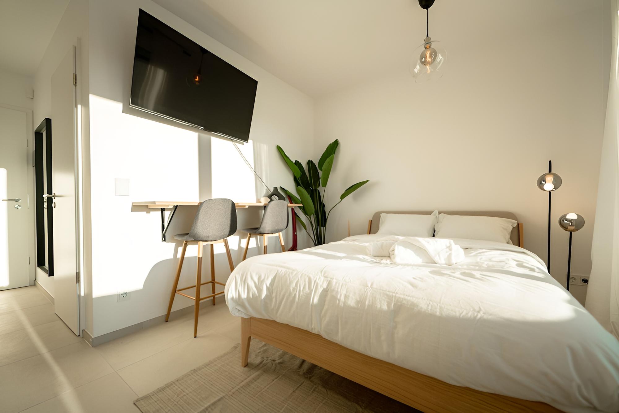 Classy Studio W Balcony near Cloche dOr view 4
