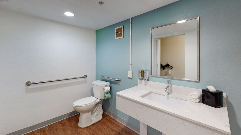 voco College Station Aggieland by IHG