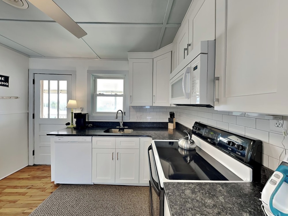 Mountains to Sea by Topsail Realty