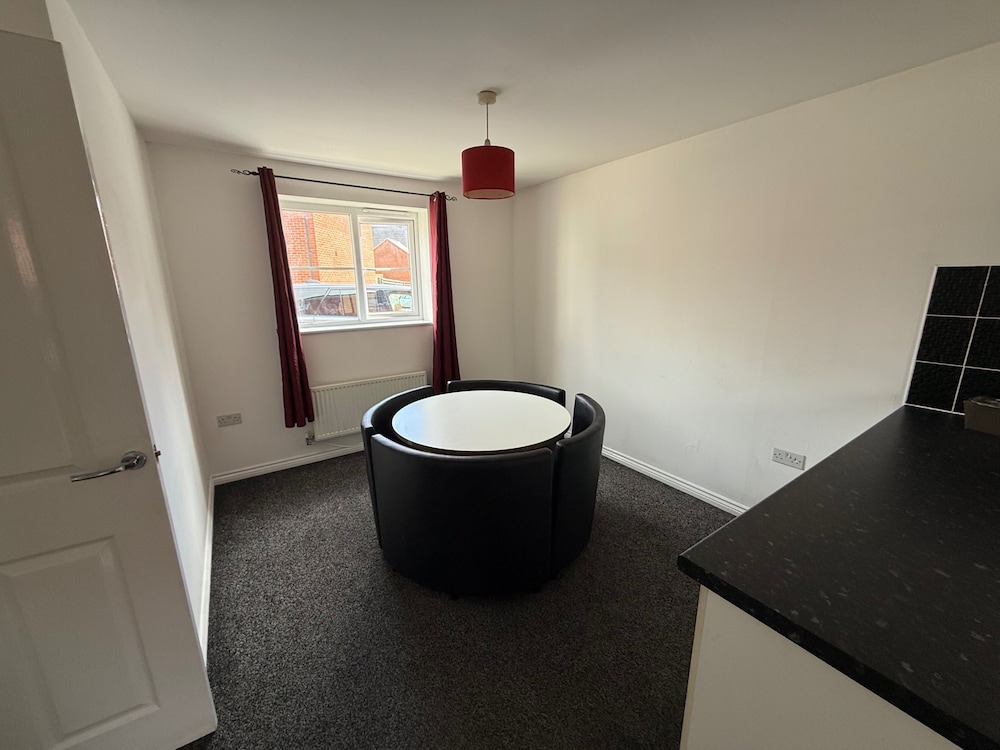 Charming Aylesbury Retreat With 4 Bedrooms