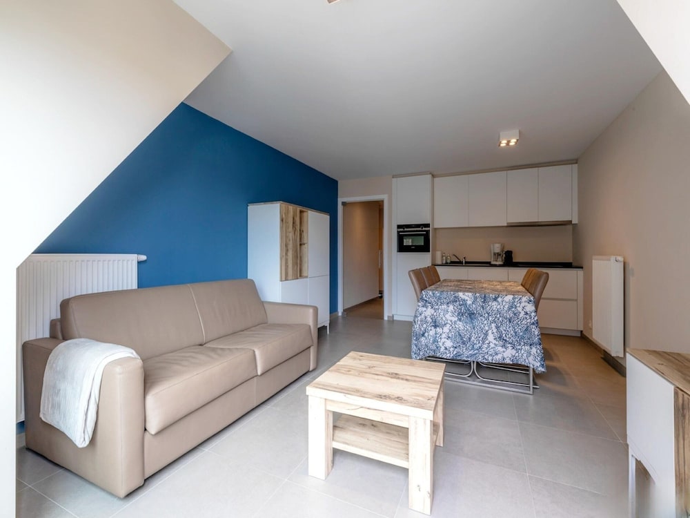 2-bedroom Flat With Side sea View