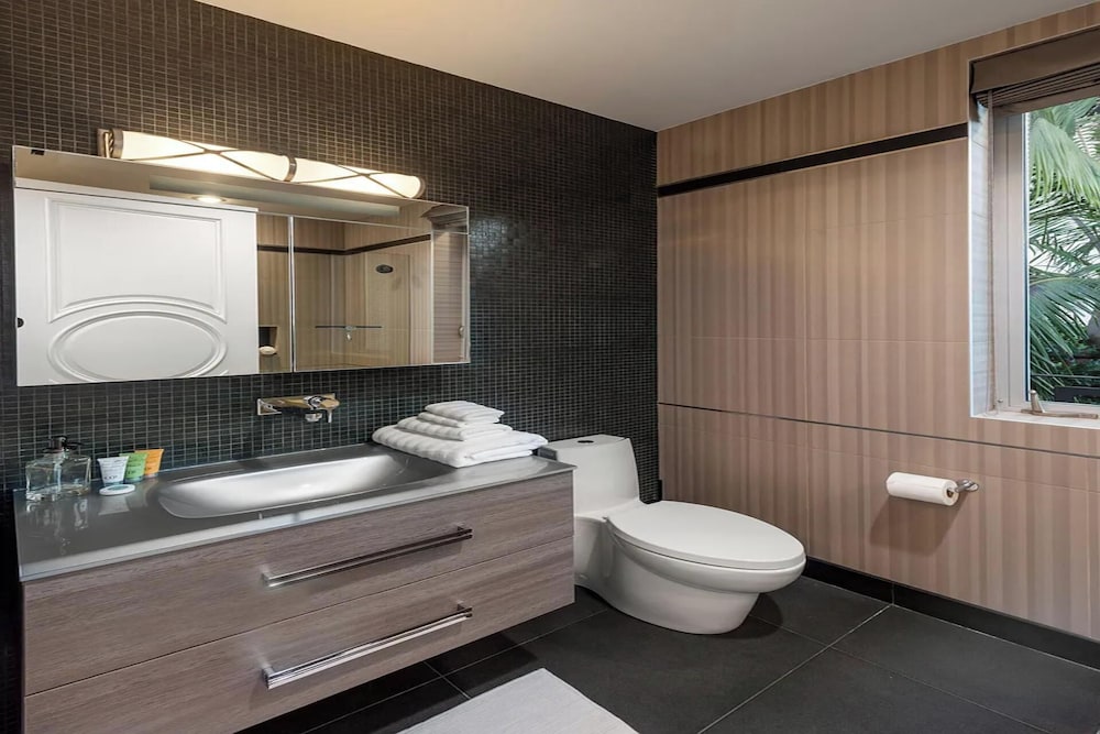 Alta Royale - Exquisite Designer Retreat Near Soho House & Rodeo Drive