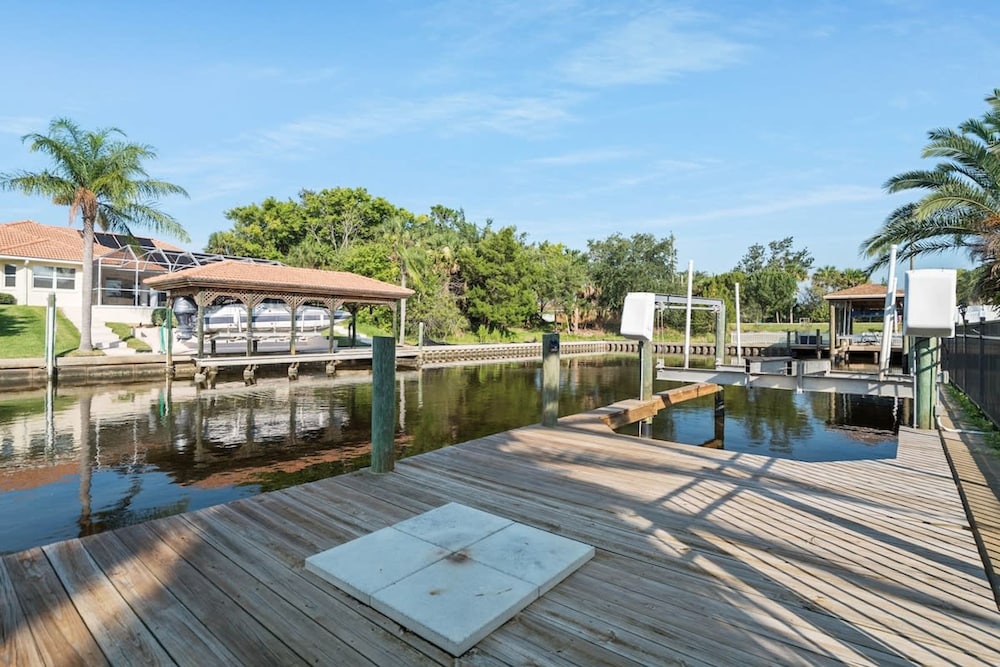 Casa Canal 4 Bed 3 Bath Pool Spa Boat Dock Sleeps 8