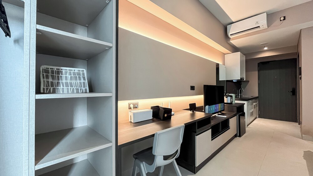 Comfy and Spacious Studio Apartment Carstensz Residence