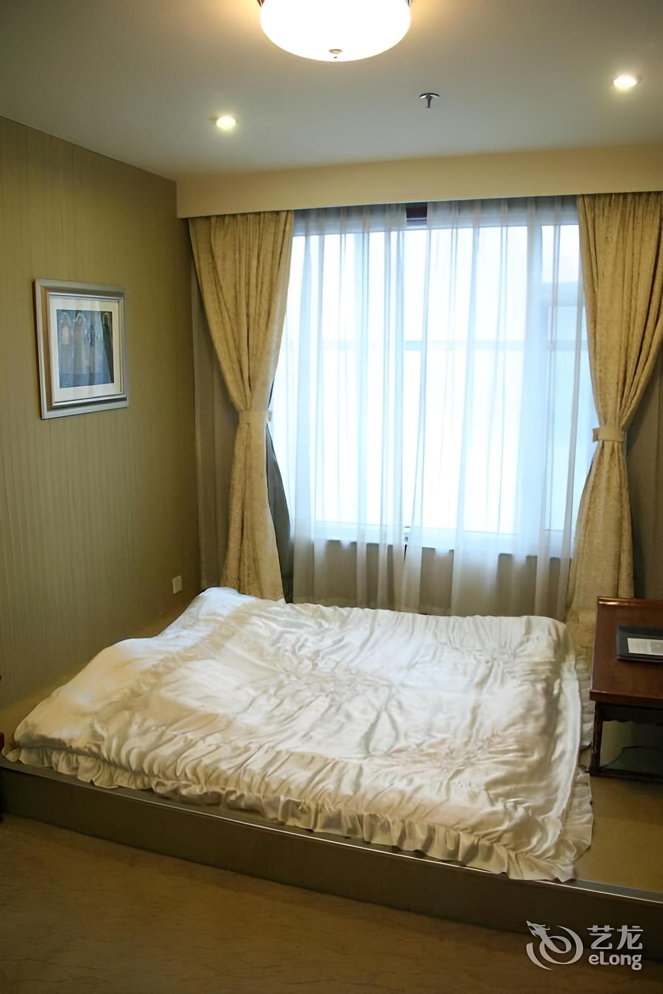 The Royal Palace Hotel