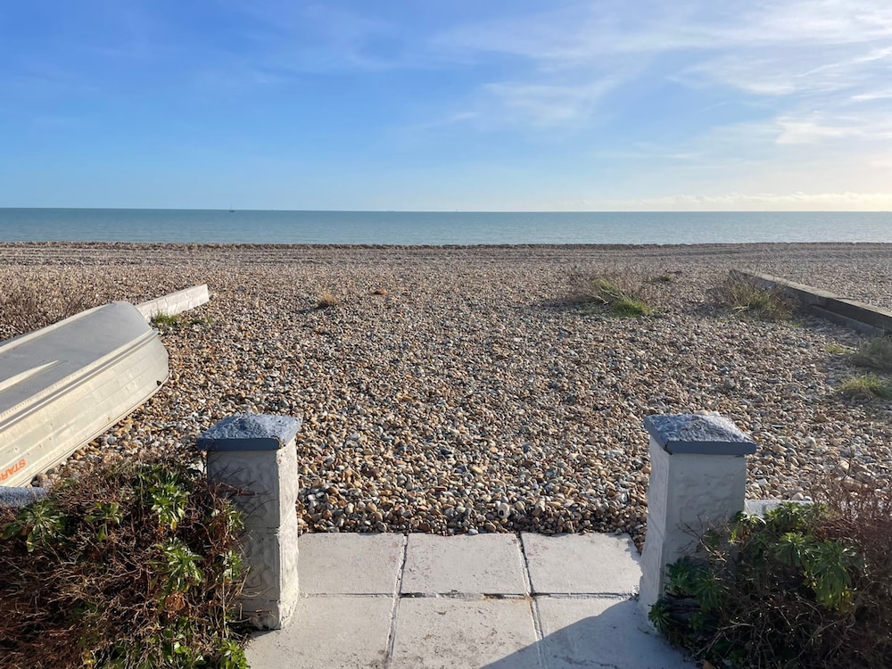 Contemporary Beachfront Bungalow With Direct Access to the Sea view 2