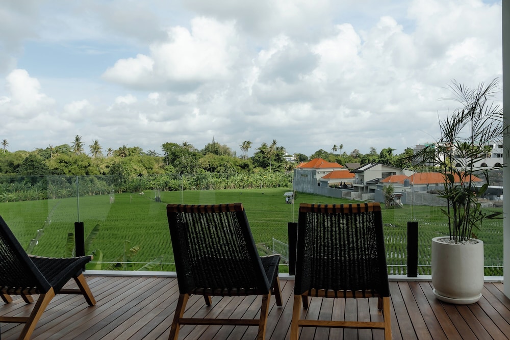 AMO Residences