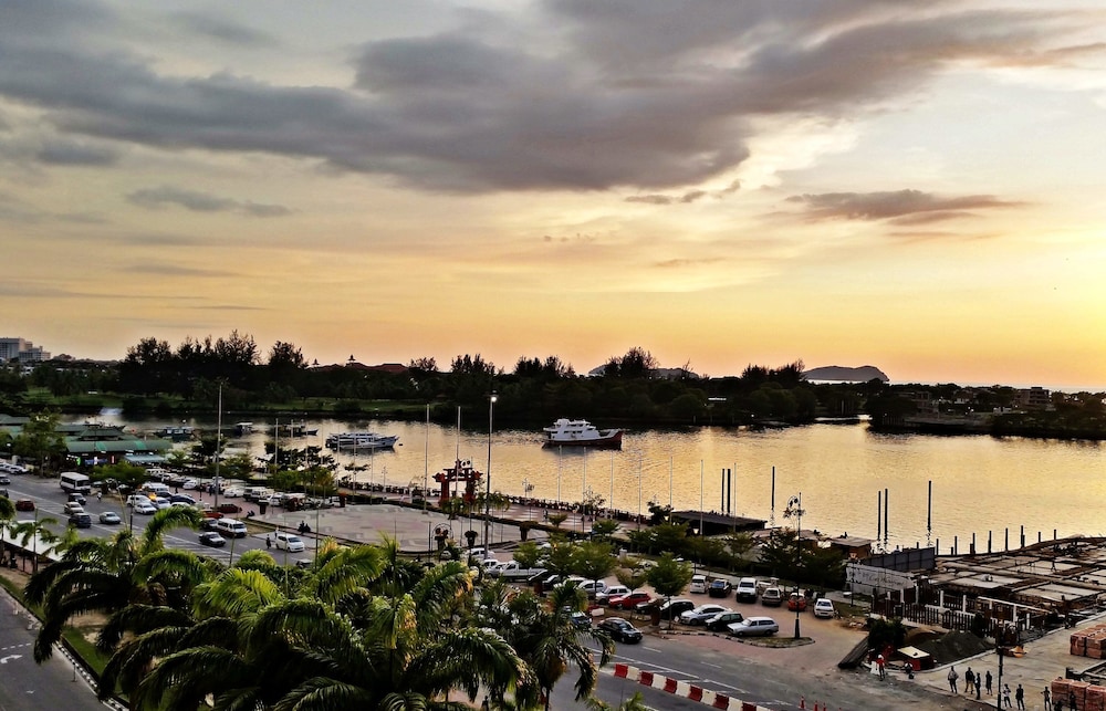 KK Marina Court Resort Vacation Condos