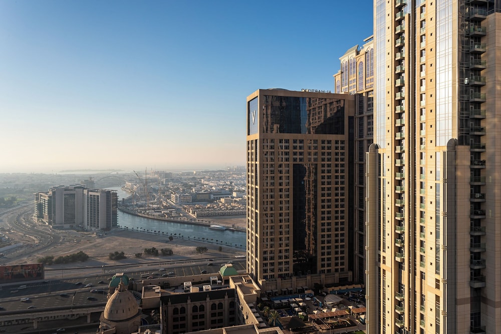 SIMPLY COMFORT Luxury 2Br Apt with Stunning Views Amna Tower