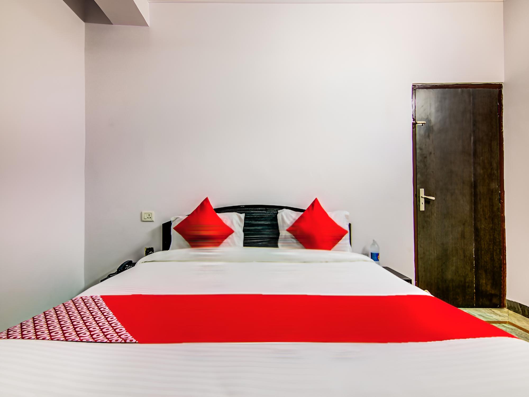 OYO 14066 hotel Govindi palace