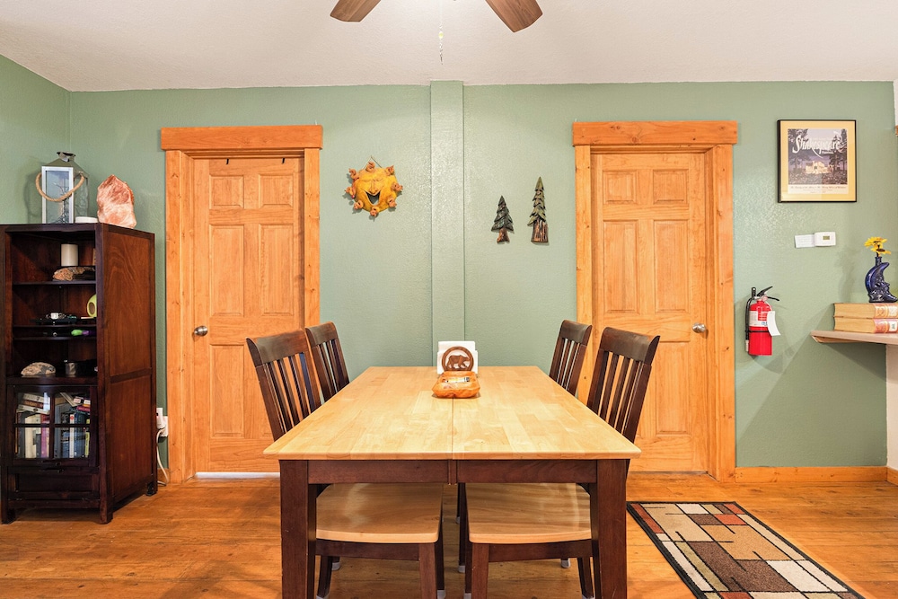 Sierra Pines Retreat Sleeps 6!