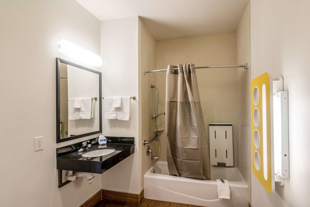 Motel 6 Bell Gardens, CA - Los Angeles