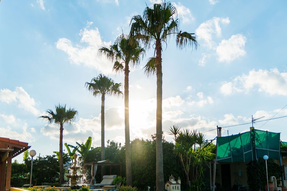 Thalassa Apartments