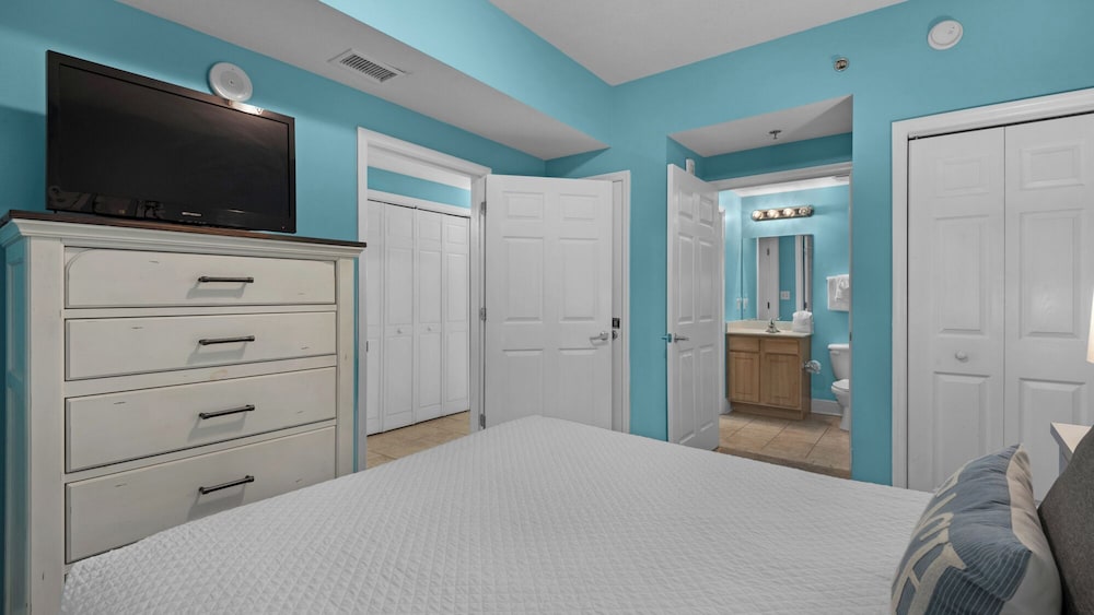 Prime Gulf View Condo Near top Attractions, Dining, & Beach Fun!