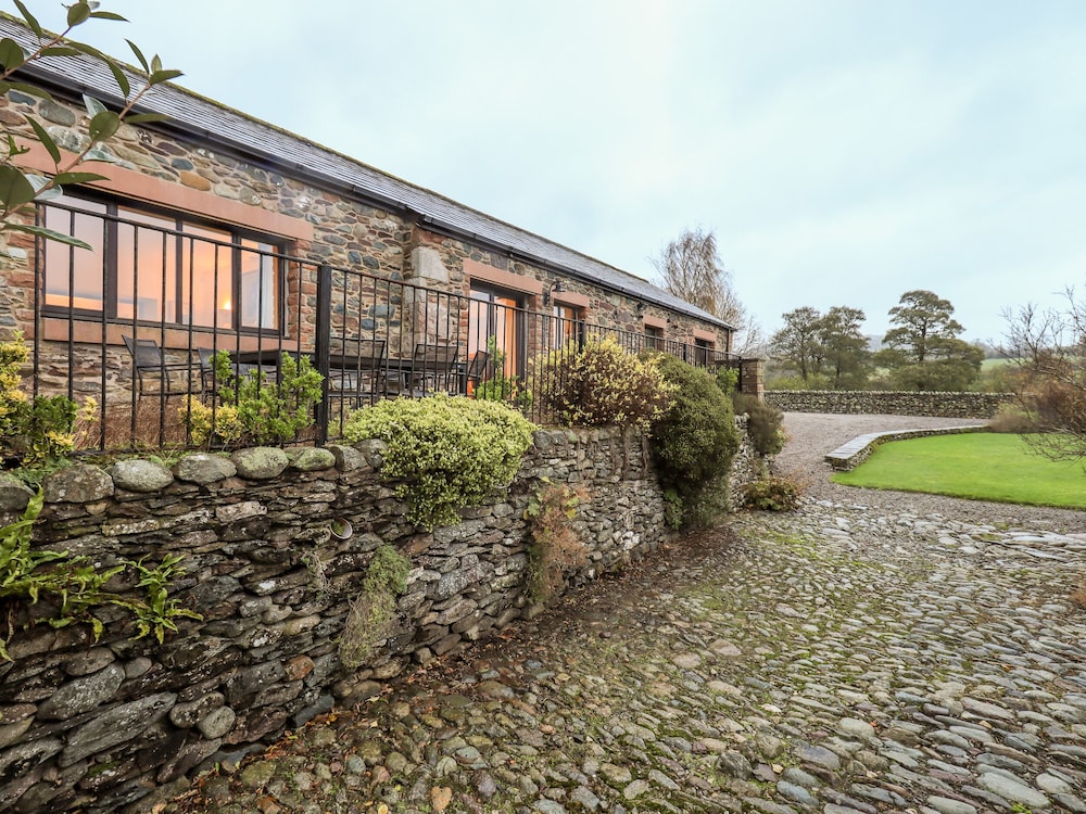 Low House