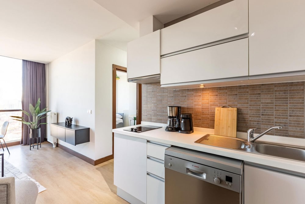 Charming Flat With Gorgeous City View in Atasehir