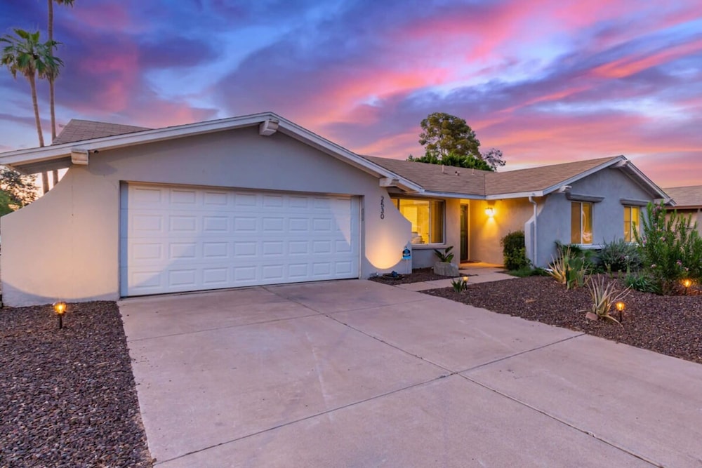 Obispo Modern Oasis With Heated Pool and BBQ