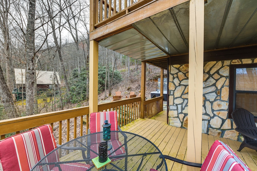 Mountain-view Robbinsville Cabin w/ Hot Tub! view 5