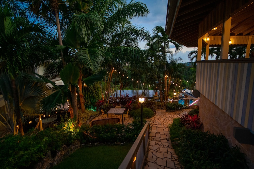 Lazy Parrot Inn - Property Image 29