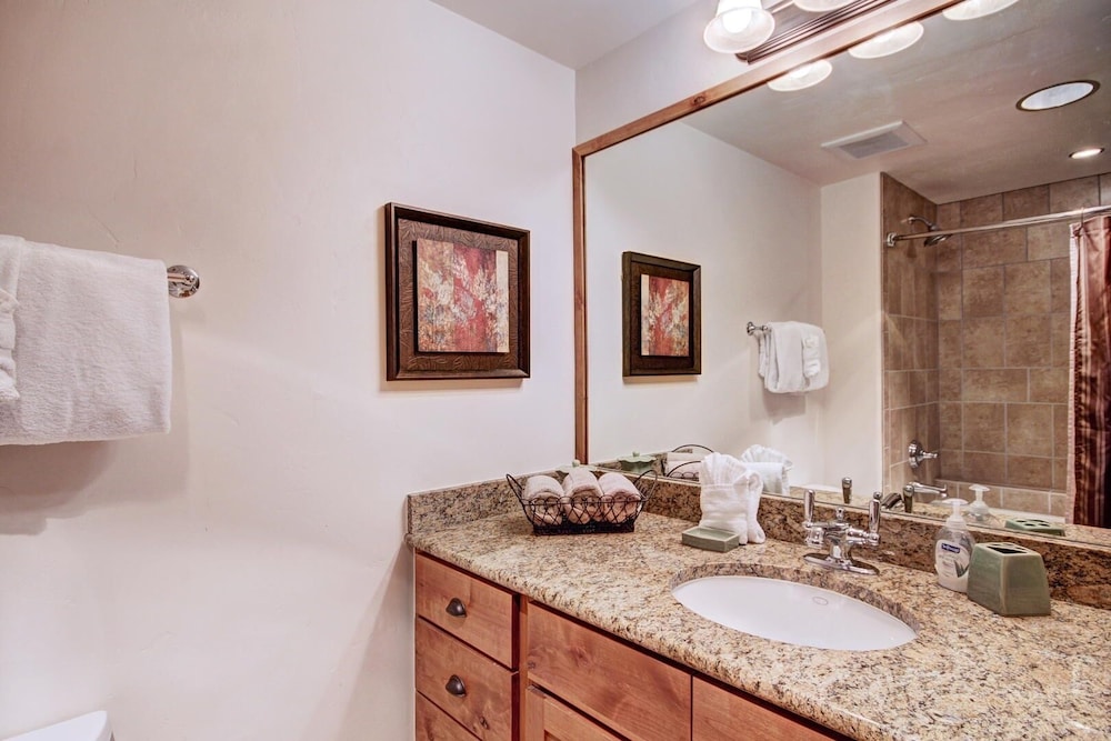Timberline Cove 203 2 Bedroom Condo by RedAwning