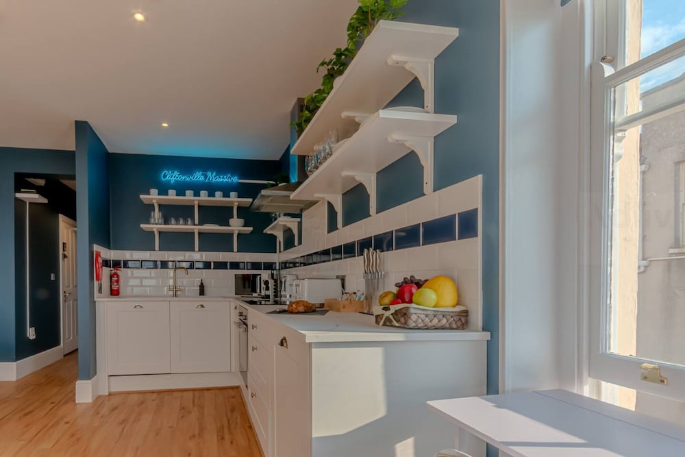 Stunning Sea View Georgian Retreat by Adliv