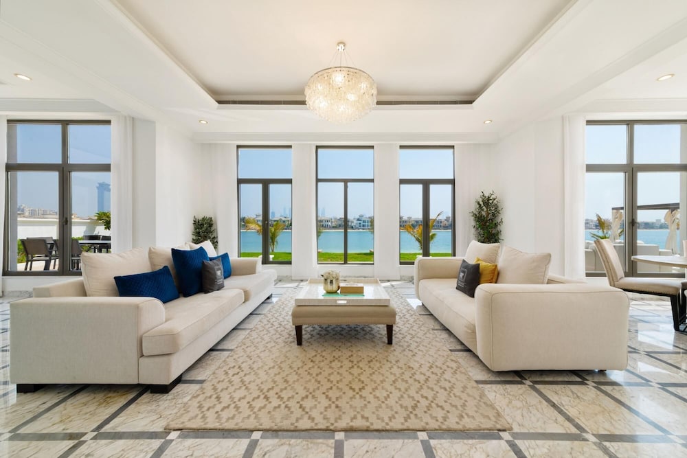 Luxury Villa w Dramatic Vw Private Beach Pool