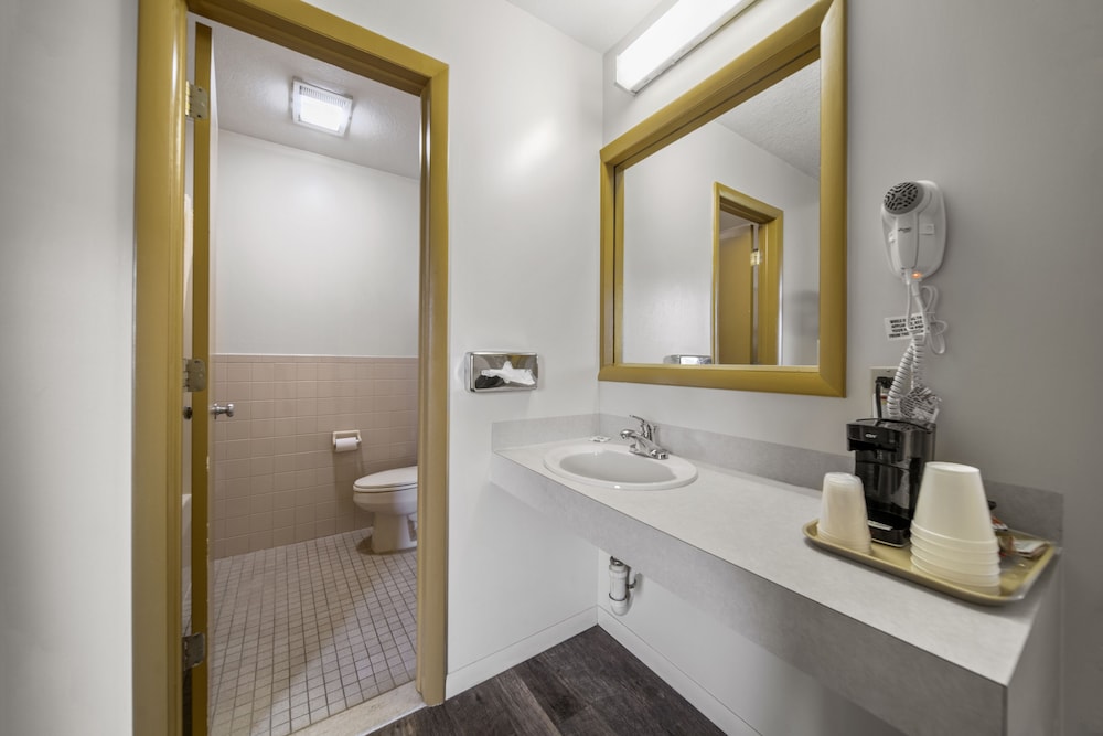 Executive Inn Cass City
