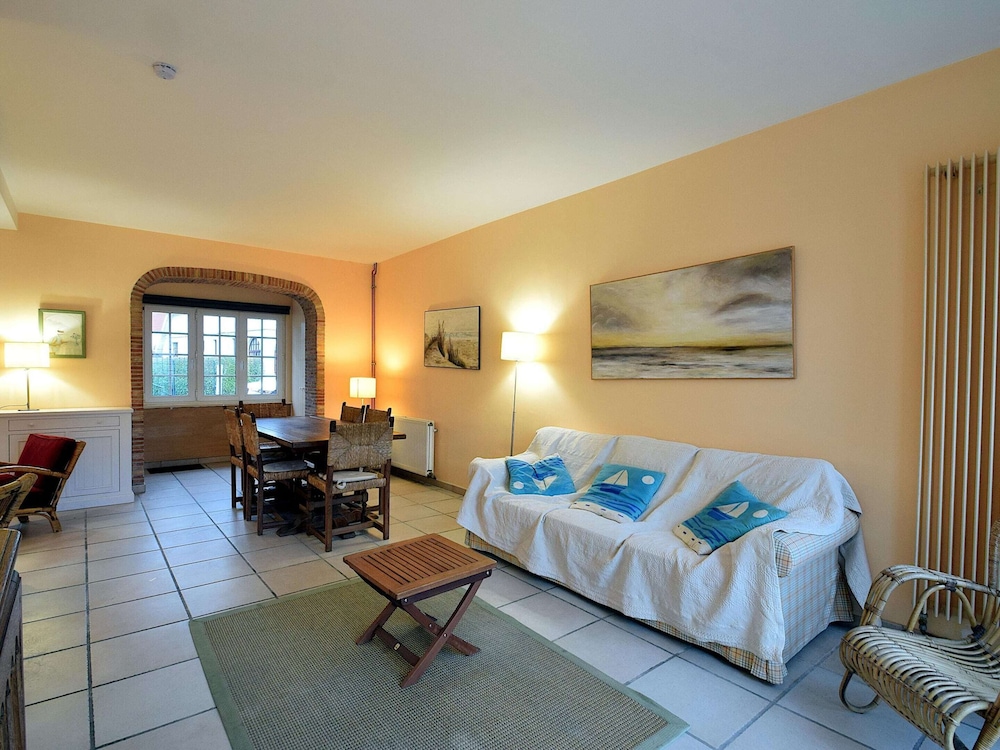 Beautifully Renovated House Centrally Located