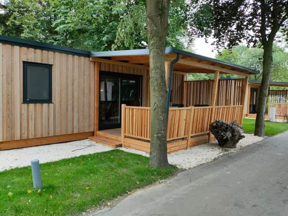 Charming Chalet 2 km. of the Efteling view 5