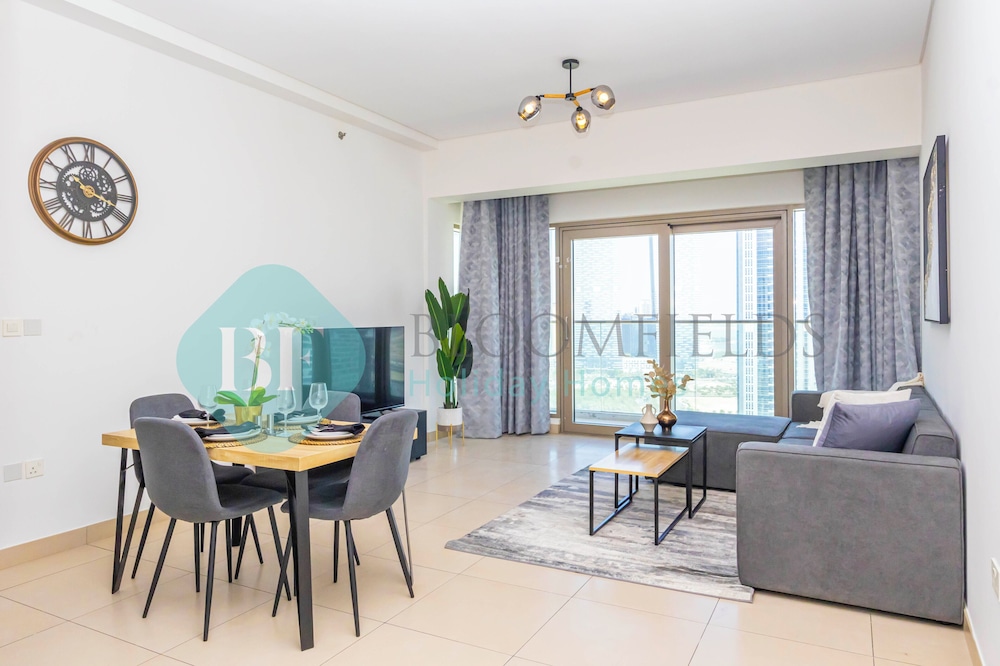 Bloomfields Elegant 2BR In Wave Tower