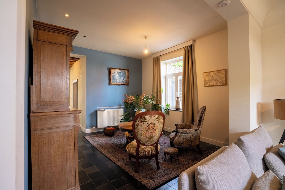 Maas Suites - The French House