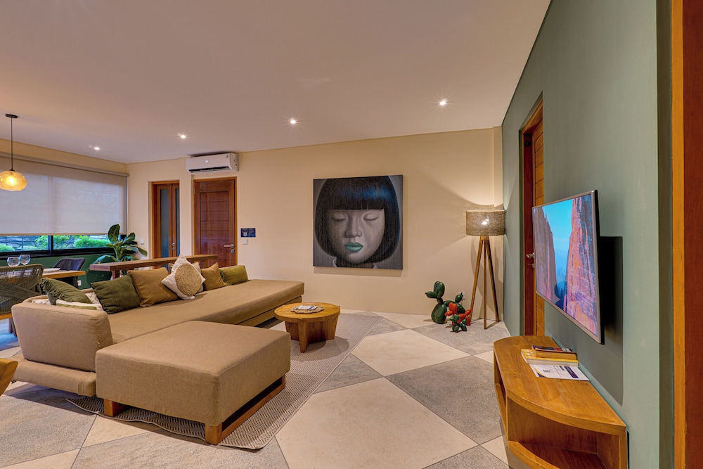 Stylish Canggu Apartment near Berawa Beach