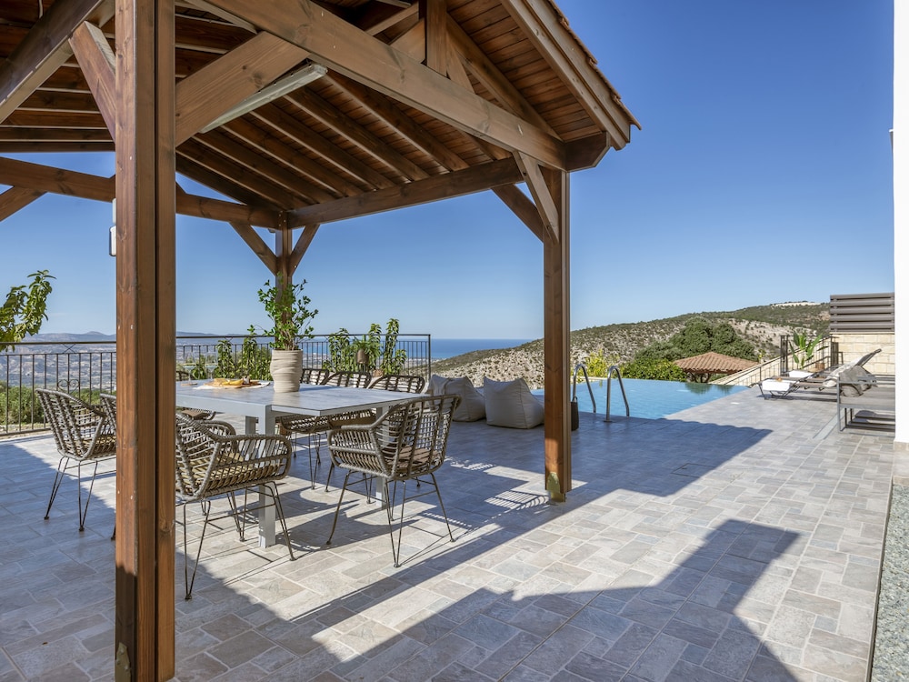 Sanders View - Cozy 3-bdr Villa With Infinity Pool