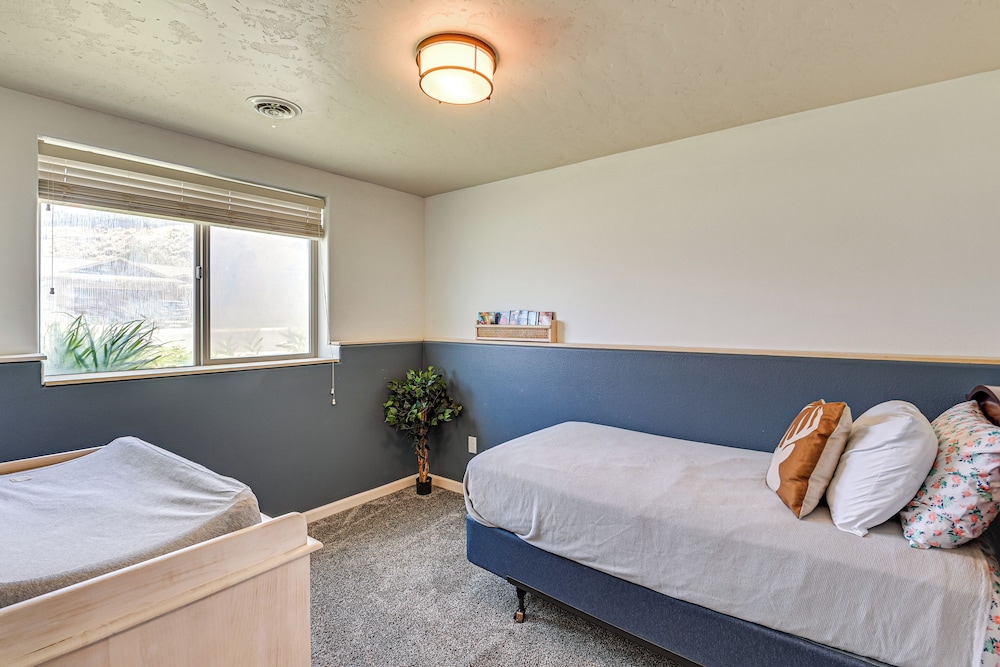 Walk to Downtown: Family-friendly Cody Home!