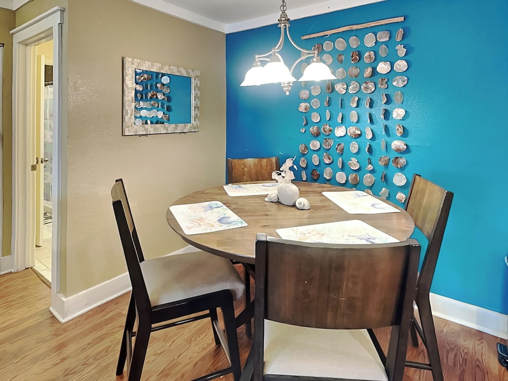 Fantasea Cove by Silver Sands Vacation Rentals