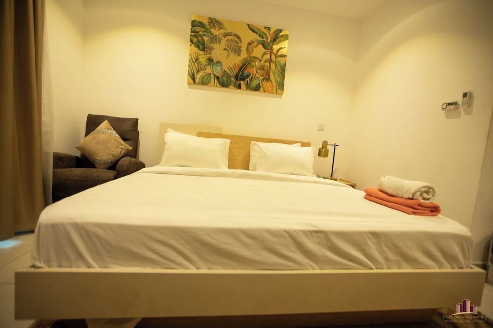 Lennox Luxury Suites by Cozy