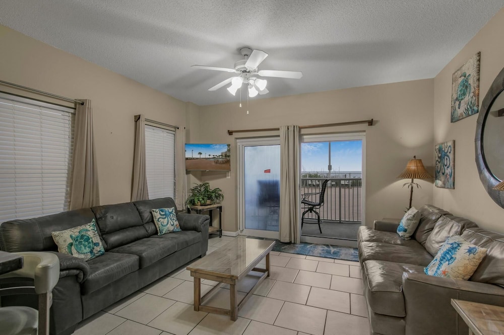 Walk out to Beach Ground Floor Unit With Pool view 3