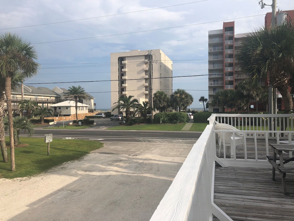 Moonraker 3 1 Bedroom Condo by RedAwning
