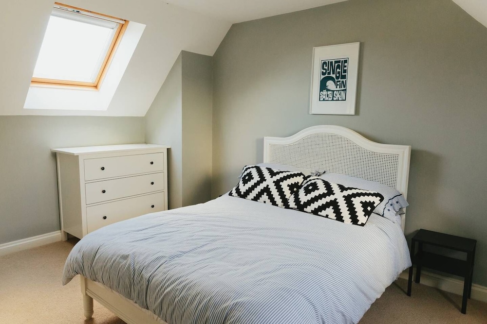 Family Home in Newquay, Parking, 3 min Walk Beach view 3