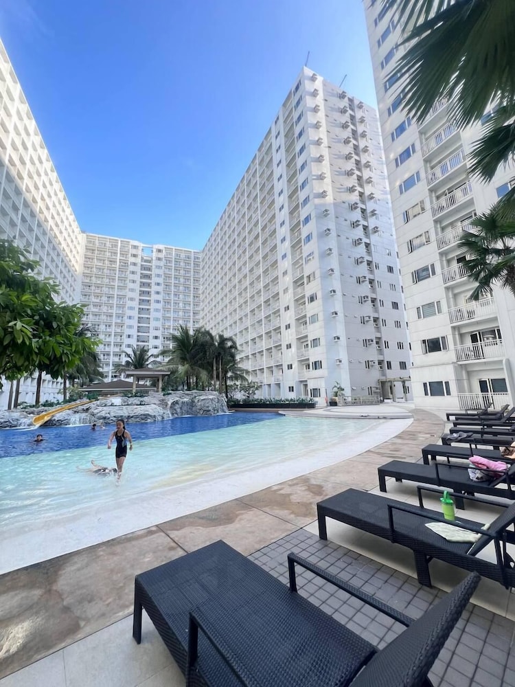 SHORE 1 RESIDENCES