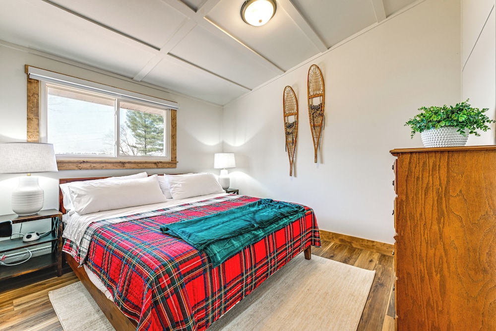 Family-friendly Lakefront Retreat in Tomahawk!