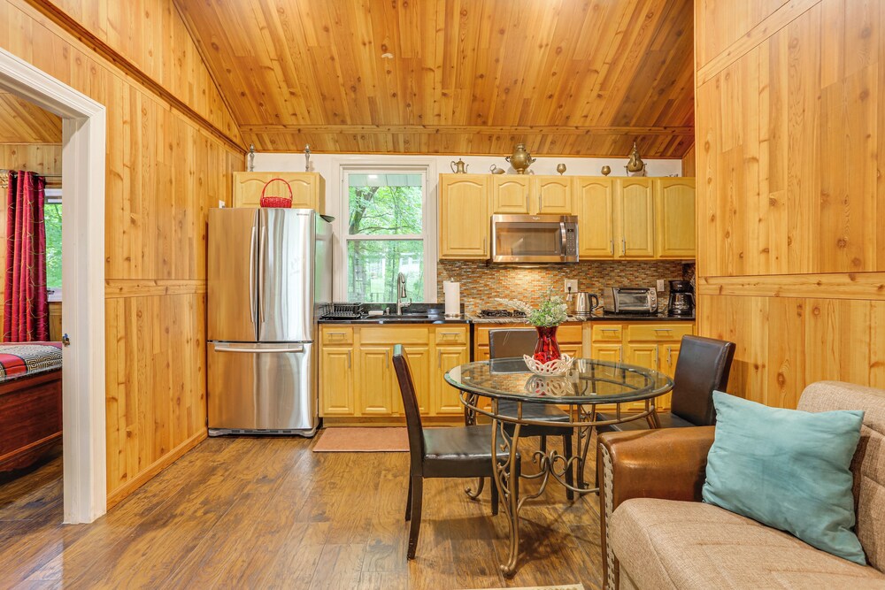 5 Mi to Monticello Raceway: Cabin w/ Pool Access!