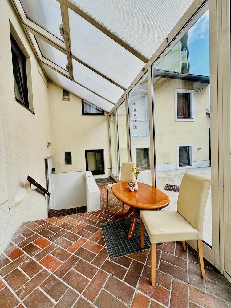 Comfortable 2BR Apt for 7 Guests