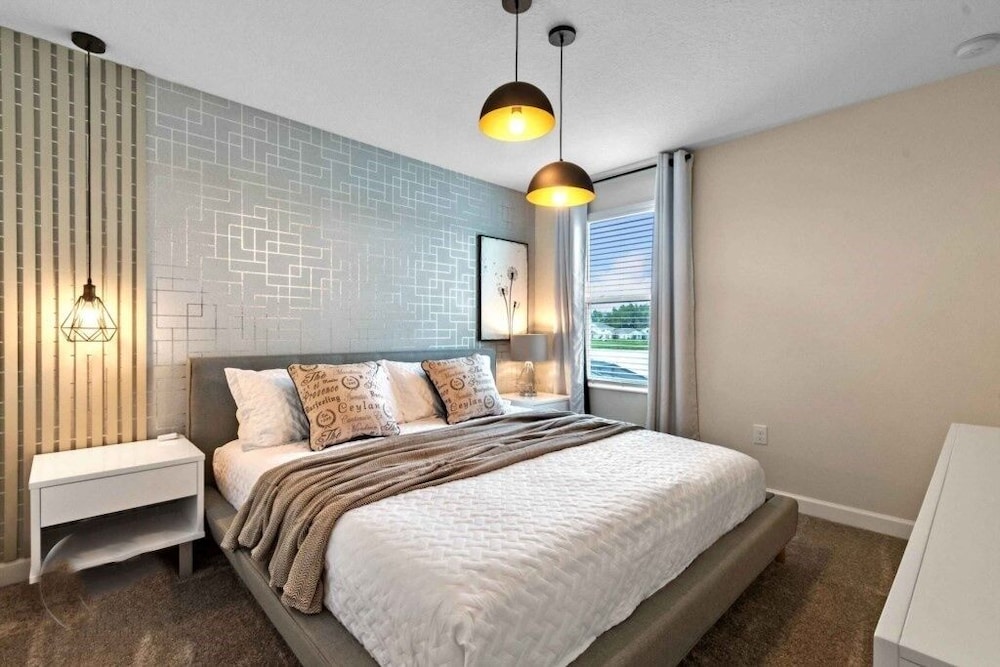 6 Bedrooms S / Storey Lake Home by RedAwning