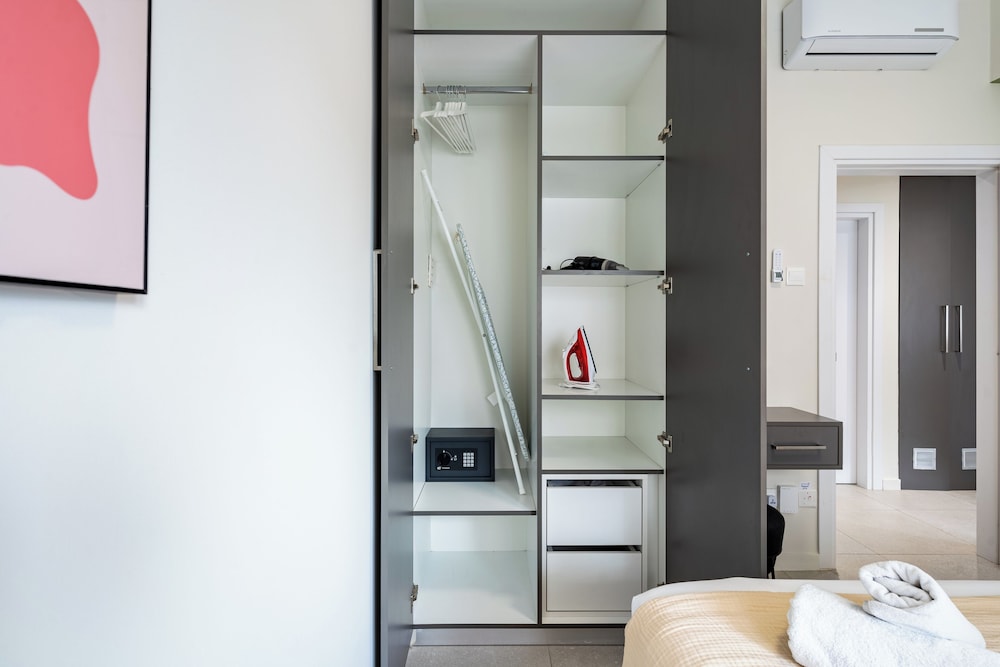 Local Host Living - Signature Apartments in Nicosia